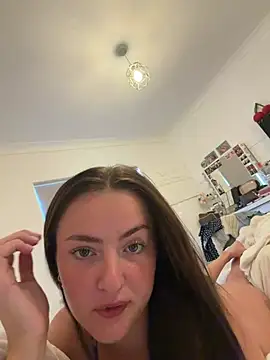 LolaSkyee online show from July 24, 6:44 am
