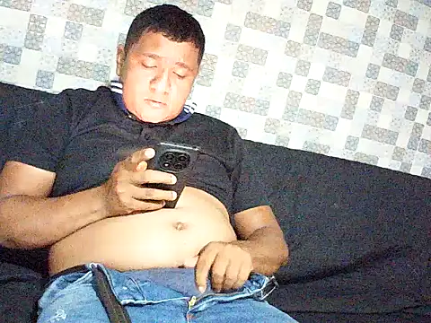 luis20212 online show from June 17, 3:52 am