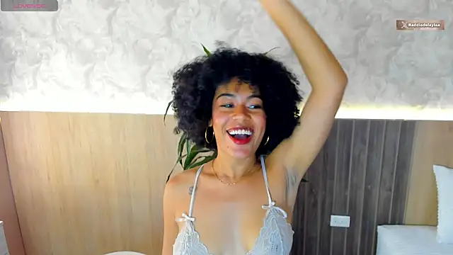 baddie delaylaa online show from April 27, 7:33 pm