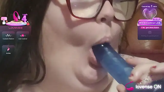 chubbydevil22 online show from May 5, 10:46 pm