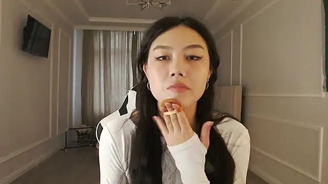 SecretTiny online show from June 13, 3:04 am