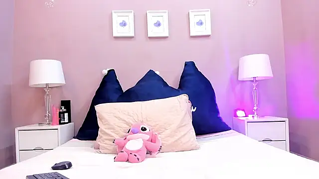 MAYTEMINAJ online show from May 15, 9:17 pm