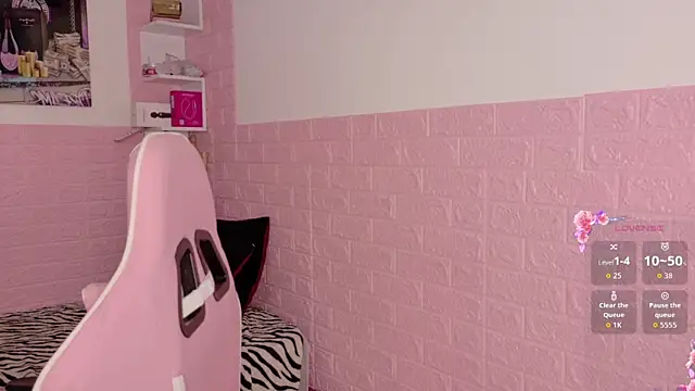 Sophi Sweet11 online show from May 11, 1:46 pm