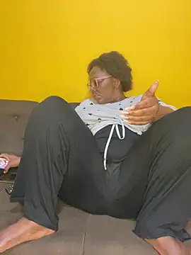 BoobsQueeen online show from July 7, 10:23 pm