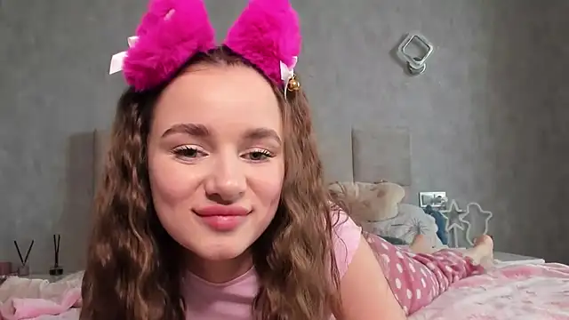 AlinaLuxxx online show from April 23, 1:02 pm