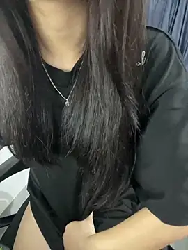 Annie nii online show from April 28, 2:49 am