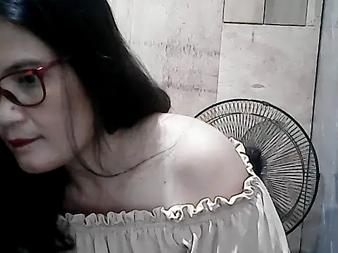 PinayZaira online show from April 22, 7:33 pm