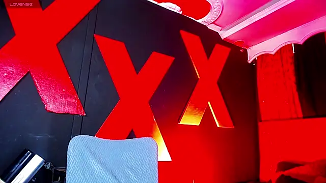 AlanFox1 online show from April 28, 1:26 pm