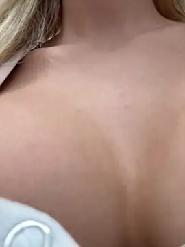 Girl-Mia online show from April 25, 5:21 am