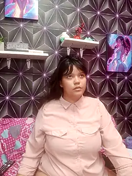 ScarletVibe online show from April 22, 1:52 pm