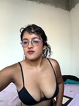 SamelyEvans online show from May 13, 9:09 pm