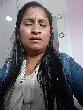 SofiaMendez1  online show from May 16, 6:18 pm