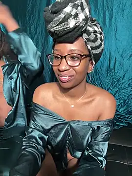 Fijixxxx online show from April 18, 4:04 am