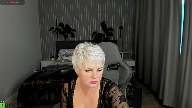 Linda Zef1r online show from May 20, 9:39 am