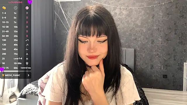 EmilyEmbears online show from May 21, 6:44 am