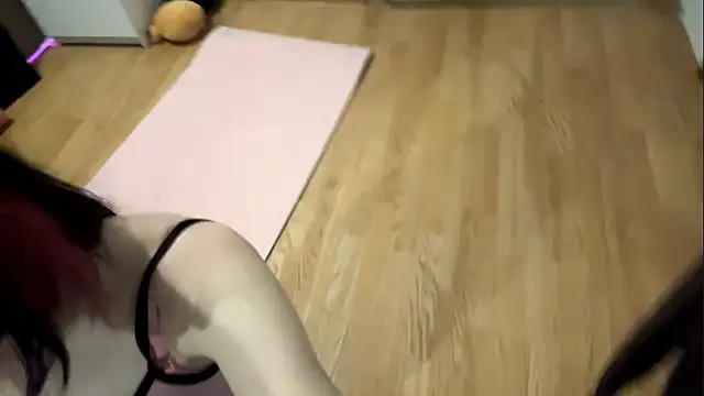 WifeAileen online show from April 2, 7:17 am