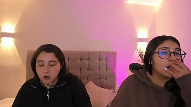 Elisa n Emma online show from May 16, 12:37 pm