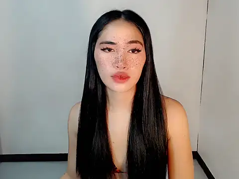 urasiankylie online show from April 22, 5:10 pm