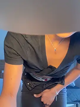 latinacaro- online show from April 21, 10:33 am