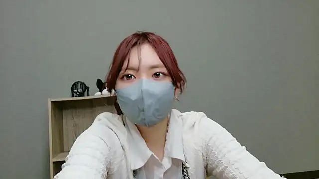 YUA 0425 online show from May 13, 5:19 pm