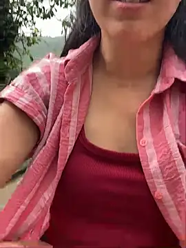 Huonglyna online show from August 1, 2:13 am