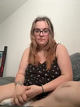 Snapshot of Filthy-Ella69 chatting on June 10, 5:22 pm Filthy-Ella69 online show from June 10, 5:22 pm