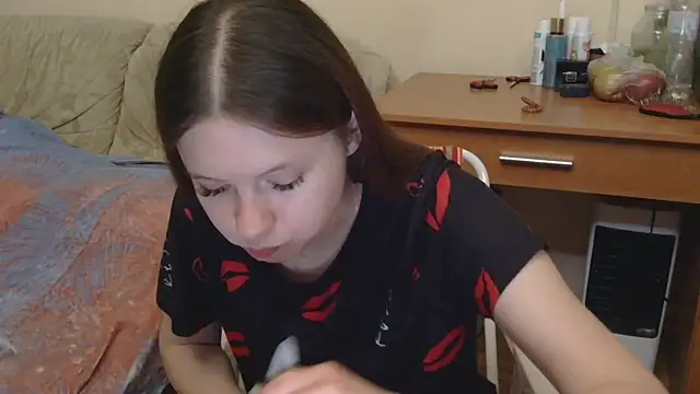 JessicaHolland1 online show from May 13, 7:08 pm