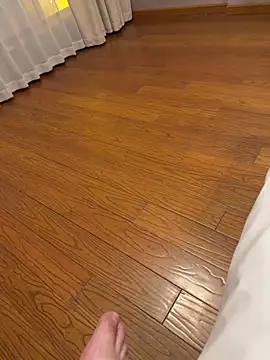 L7D8521 online show from April 6, 1:23 pm