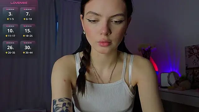 lillly meow  online show from May 14, 6:25 pm