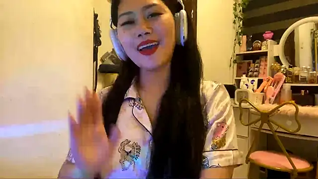 GlindaDejardin online show from April 28, 5:17 pm