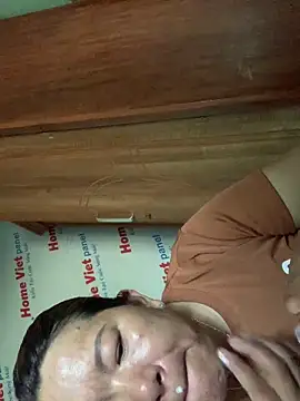   Evelyn   online show from May 7, 1:21 am