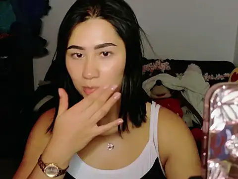 EvelynLeen  online show from July 17, 8:34 pm