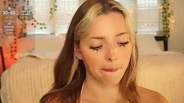 LoraDollie online show from April 27, 4:20 am