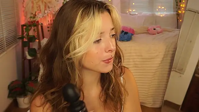 LoraDollie online show from July 6, 4:18 am