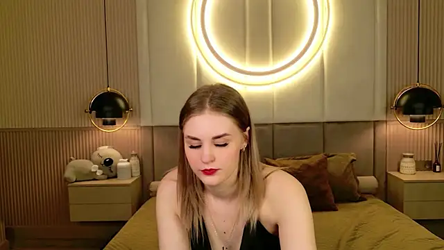 Molly Voses online show from May 22, 3:04 am