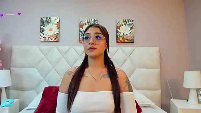 Victoria  lee online show from May 19, 4:30 am