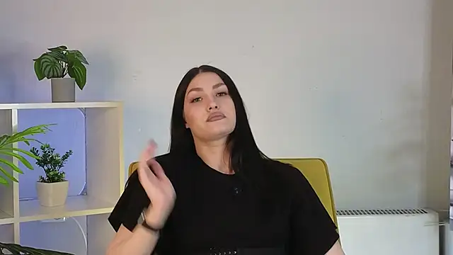 CheyenneGerla online show from April 8, 8:05 am