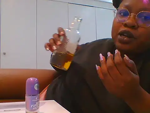 TwerkingTemptress online show from April 26, 11:13 pm