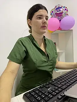 amelia 16 online show from June 5, 1:06 pm