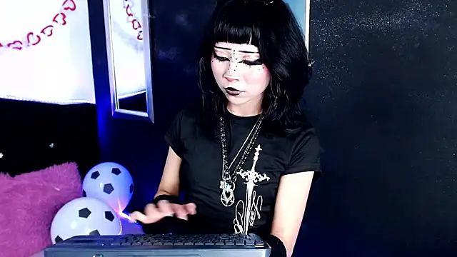 KiomyVamp online show from June 3, 4:12 pm