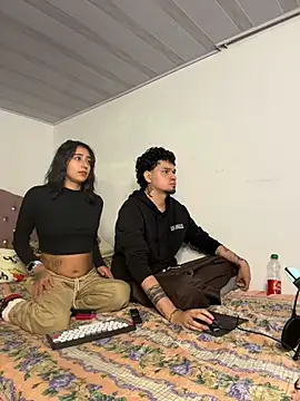 hotlatinocouple   online show from April 23, 5:48 am