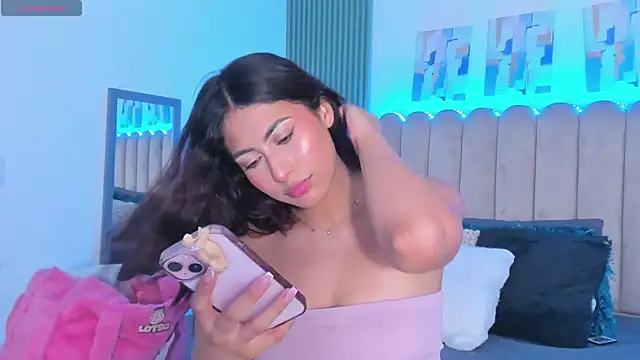Layla amirah online show from May 12, 3:48 am