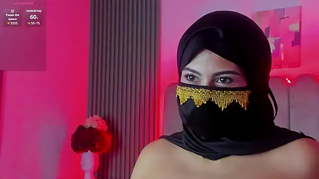 Layla amirah online show from April 21, 3:24 am