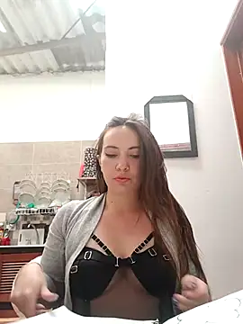 AlaiaLux online show from April 15, 1:11 pm