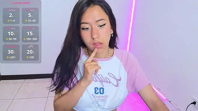 chloe-disire online show from May 27, 10:45 am
