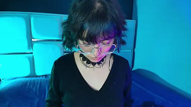 BadEmyXO online show from June 24, 5:06 am