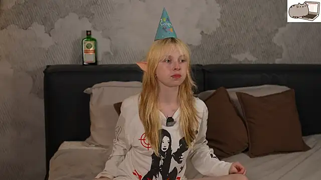 ElvenCat online show from July 24, 8:06 pm