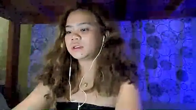 ElodiaSebourn online show from April 13, 1:56 pm