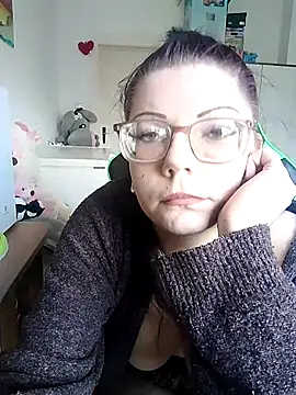 HotVWGirl online show from April 21, 3:41 pm