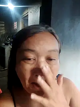 jeanyummytits online show from April 30, 10:36 pm